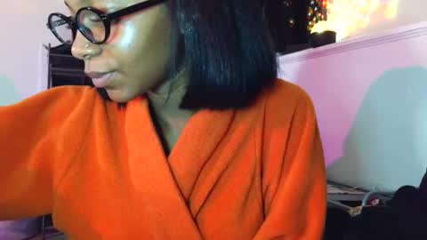 Snapshot of thestellacoraline chatting on 12-21-25, 10:17 thestellacoraline online show from 12-21-25, 10:17