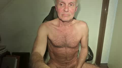 Snapshot of thestrip01 chatting on 04-19-26, 12:59 NudeDJ online show from 04-19-26, 12:59