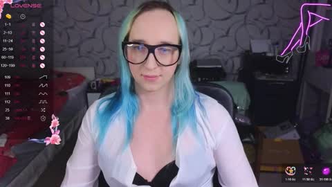 Snapshot of thetrixy chatting on 11-13-25, 06:45 The Great And Powerful Trixie online show from 11-13-25, 06:45