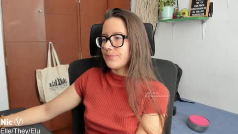 Nicole online show from 11-14-25, 02:49