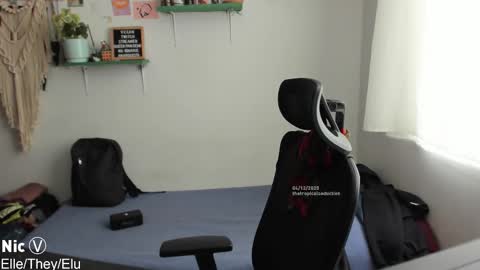 Nicole online show from 12-04-25, 02:26