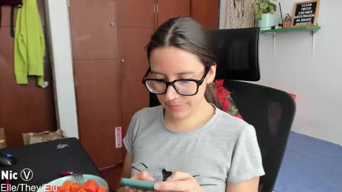 Nicole online show from 01-06-26, 03:27