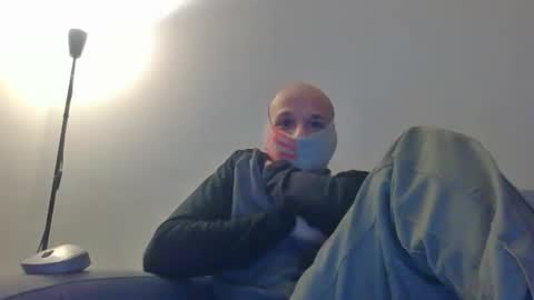 Scarf guy online show from 02-18-25, 06:37