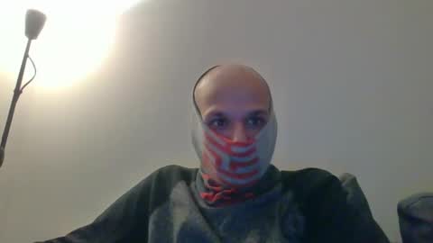 Scarf guy online show from 02-19-25, 06:43