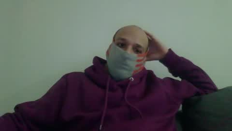 Scarf guy online show from 02-24-25, 07:09