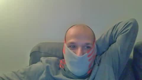 Scarf guy online show from 02-25-25, 06:20