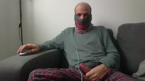 Scarf guy online show from 02-04-26, 09:04