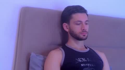 Snapshot of thewaiter2025 chatting on 12-01-25, 07:35 The Waiter online show from 12-01-25, 07:35