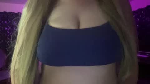 Snapshot of thewildwonderland chatting on 11-18-25, 12:49 The Wild Wonderland online show from 11-18-25, 12:49