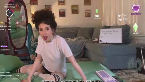 Snapshot of thewillownest chatting on 10-18-25, 05:03 thewillownest online show from 10-18-25, 05:03