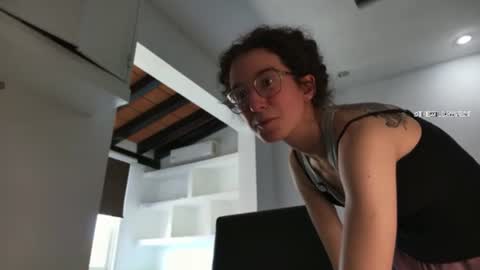 Snapshot of thewillownest chatting on 08-02-26, 04:27 thewillownest online show from 08-02-26, 04:27