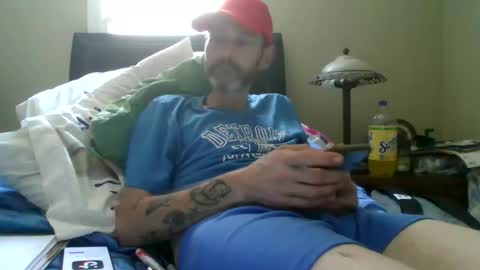 Snapshot of theycallmemellowthebreeze chatting on 09-14-25, 03:44 mellow online show from 09-14-25, 03:44