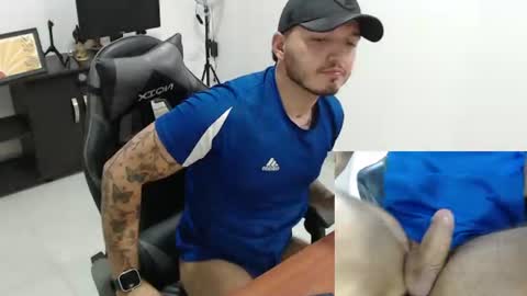 Snapshot of thiago_420 chatting on 06-27-26, 03:00 thiago_420 online show from 06-27-26, 03:00