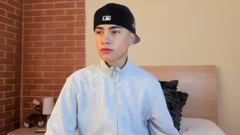 Snapshot of thiago_dv chatting on 07-19-26, 04:11 Thiago online show from 07-19-26, 04:11