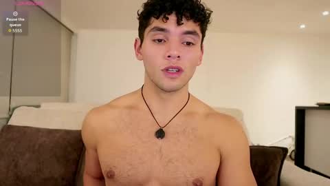 Snapshot of thiago_l chatting on 05-08-26, 04:40 Just Thiago online show from 05-08-26, 04:40