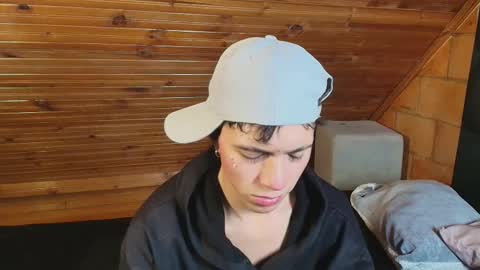 thiago_n_sam online show from 11-05-25, 02:44