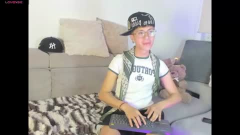 thiago_n_sam online show from 07-04-26, 06:30
