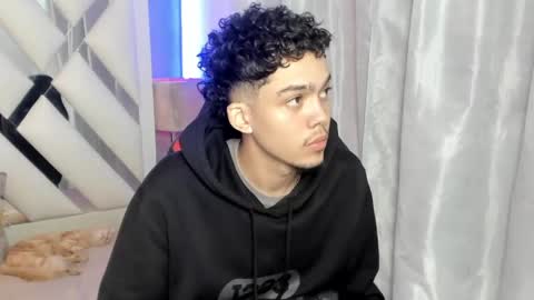 Snapshot of thiago_preston chatting on 04-14-26, 09:43 Thiago online show from 04-14-26, 09:43