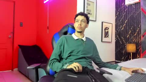 Snapshot of thiago_preston chatting on 06-12-26, 07:57 Thiago online show from 06-12-26, 07:57