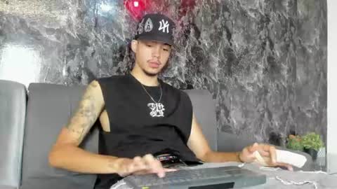 Snapshot of thiago_preston chatting on 07-19-26, 07:39 Thiago online show from 07-19-26, 07:39