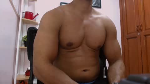 Snapshot of thiago_summers chatting on 12-30-24, 06:16 Thiago Summers online show from 12-30-24, 06:16