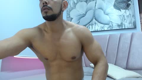 Snapshot of thiago_summers chatting on 01-02-25, 06:01 Thiago Summers online show from 01-02-25, 06:01