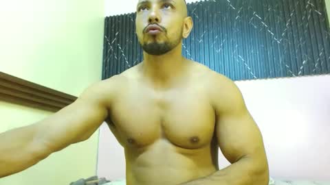 Snapshot of thiago_summers chatting on 09-09-25, 04:06 Thiago Summers online show from 09-09-25, 04:06