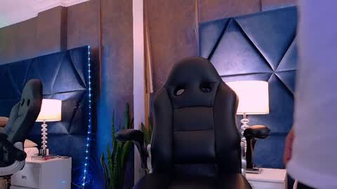 T H I A G O online show from 06-09-26, 03:07