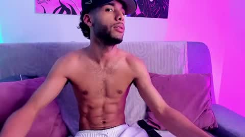 Snapshot of thiagoferreti_ chatting on 07-15-26, 03:23 ThiagoFerreti online show from 07-15-26, 03:23