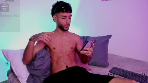 Snapshot of thiagoferreti_ chatting on 07-17-26, 03:24 ThiagoFerreti online show from 07-17-26, 03:24