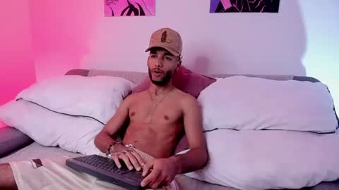 Snapshot of thiagoferreti_ chatting on 07-27-26, 03:24 ThiagoFerreti online show from 07-27-26, 03:24