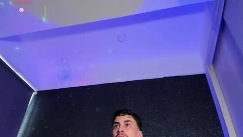 Snapshot of thiagomeneses0 chatting on 05-31-26, 06:31 THIAGO MENESES online show from 05-31-26, 06:31