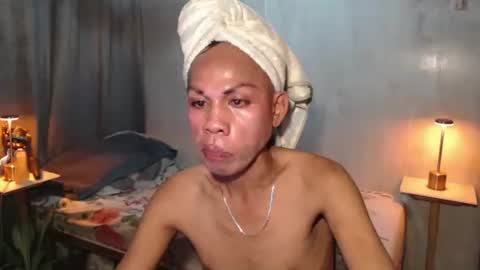 Snapshot of thick_bigcock13 chatting on 05-10-26, 01:11 gil online show from 05-10-26, 01:11