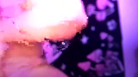 Ariel online show from 10-19-25, 03:45