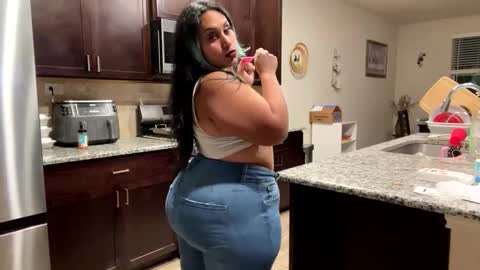 thickmorena online show from 10-05-25, 04:22