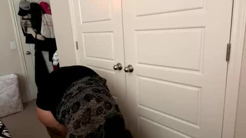thickmorena online show from 10-18-25, 06:19