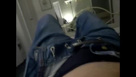 Snapshot of thicksingarters chatting on 09-15-25, 10:32 thicksingarters online show from 09-15-25, 10:32