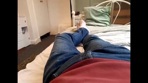 Snapshot of thicksingarters chatting on 10-18-25, 04:30 thicksingarters online show from 10-18-25, 04:30