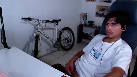 Snapshot of thieves_us chatting on 10-29-25, 07:37 thieves_us online show from 10-29-25, 07:37