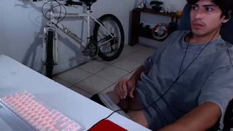 Snapshot of thieves_us chatting on 11-04-25, 07:13 thieves_us online show from 11-04-25, 07:13