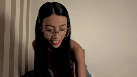 Snapshot of thifa2x chatting on 06-28-26, 10:49 thifa2x online show from 06-28-26, 10:49