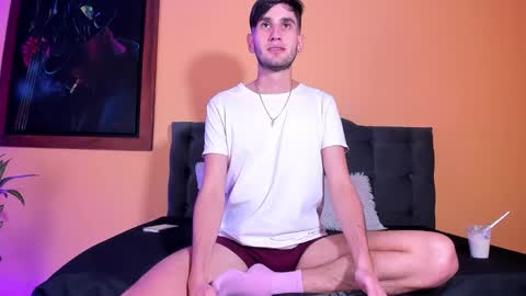 Snapshot of thiiago_tay chatting on 12-11-24, 09:23 Thiiago online show from 12-11-24, 09:23