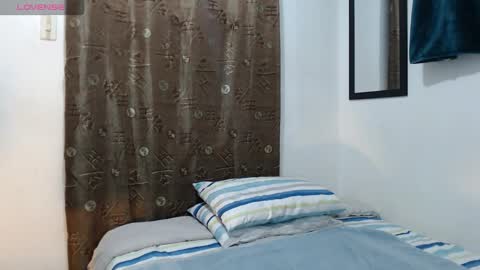 Snapshot of thiiago_tay chatting on 09-29-25, 04:34 Thiiago online show from 09-29-25, 04:34