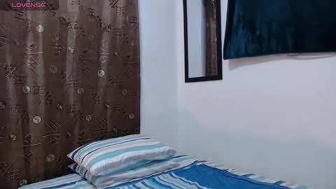 Snapshot of thiiago_tay chatting on 10-14-25, 08:15 Thiiago online show from 10-14-25, 08:15