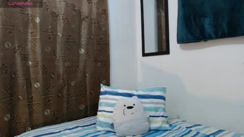 Snapshot of thiiago_tay chatting on 10-17-25, 06:49 Thiiago online show from 10-17-25, 06:49