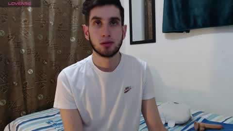 Snapshot of thiiago_tay chatting on 10-19-25, 07:53 Thiiago online show from 10-19-25, 07:53