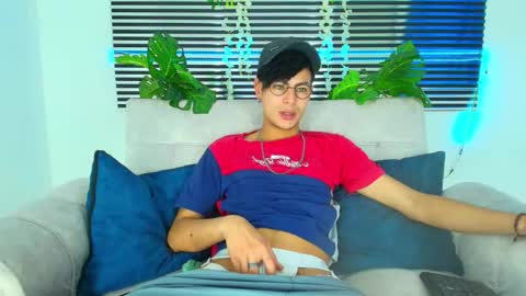 Thiago Saenzz online show from 02-09-26, 04:22