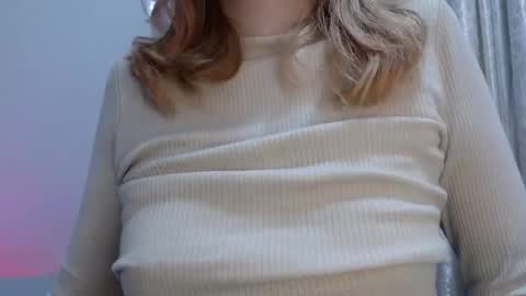 Snapshot of thin33 chatting on 05-10-26, 02:17 sara online show from 05-10-26, 02:17