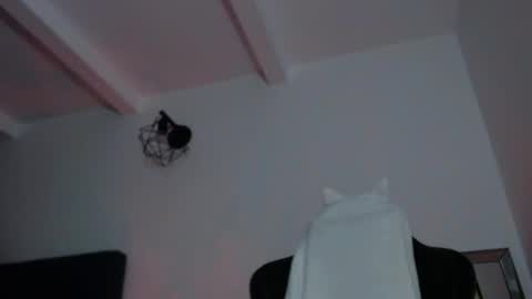 Snapshot of thin33 chatting on 06-08-26, 02:34 sara online show from 06-08-26, 02:34