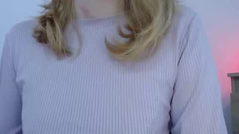 Snapshot of thin33 chatting on 06-11-26, 02:53 sara online show from 06-11-26, 02:53